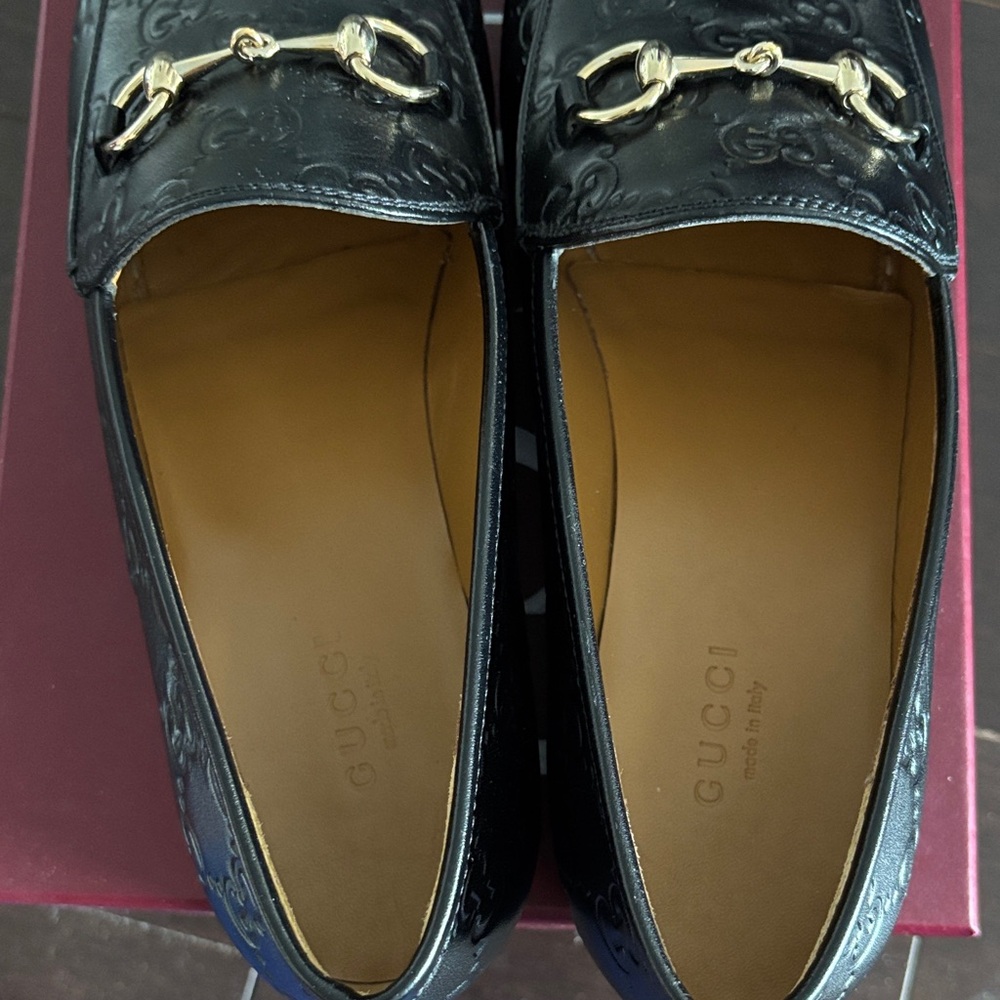Gucci Black GG embossed Leather Loafers - Picture 8 of 11